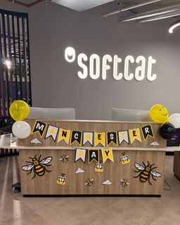 Last week, our Manchester office came together to celebrate everything they love about their city with their very own Manchester Day. 🐝

From a lunchtime stroll through the city to a Manchester-themed quiz, raffle and games, the day brought colleagues to