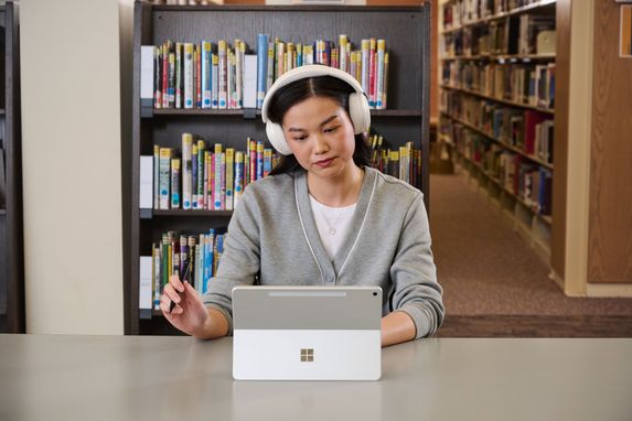 SUR25 EDU Pro 12inch Snapdragon Platinum Library 02