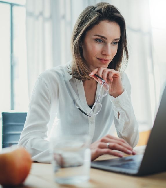 woman computer smart