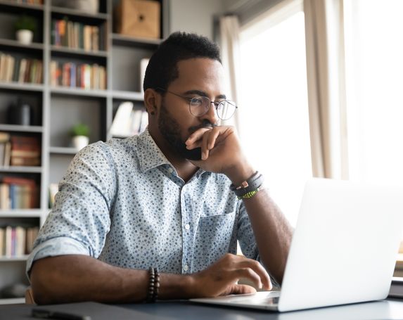 Using Laptop 2 1258 x 1000