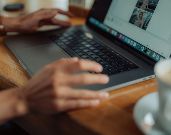 jenny ueberberg 9buV9yJc7co unsplash copy